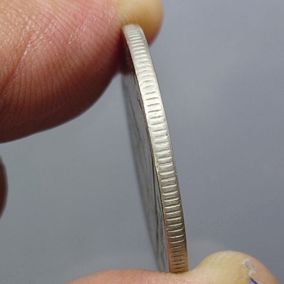 เหรียญ 1 บาท พ.ศ.2525 (วัดพระแก้ว) บล็อกพระเศียรเล็ก “ติดลำดับ 5” สภาพผ่านใช้ รูปที่ 5