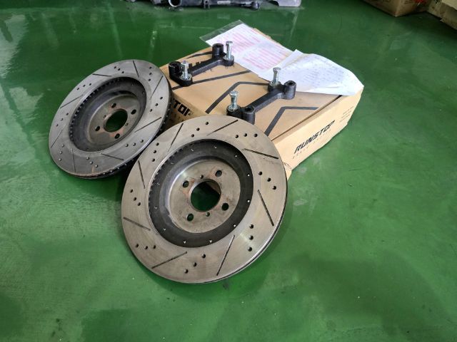 จานเบรคขยาย Runstop สำหรับ Suzuki Swift ปี 2018 (รุ่น GLX) ขนาด 320 มม