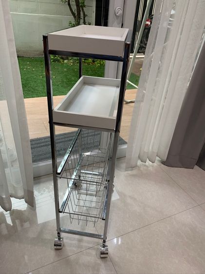 ชั้นวางของ top ไม้สีขาวจาก Homepro ขาเหล็กเคลือบเงา ชั้นตะแกรงเลื่อนได้ สวยและใช้งานได้ดีค่ะ รูปที่ 5
