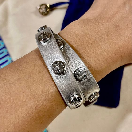 Tory Burch Leather Bracelet ของแท้  รูปที่ 5