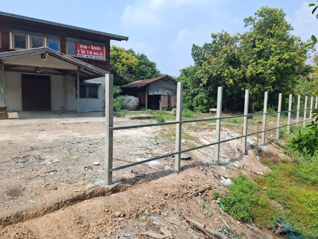 อื่นๆ ไม่มี สร้างเสร็จก่อน 2010 ใช่ ขายบ้านที่นครนายกครับอำเภอเมืองแยก จ ป ร 1ไร่ 18ตารางวา ราคา4.5ล้านติดแม่น้ำ รูปที่ 3
