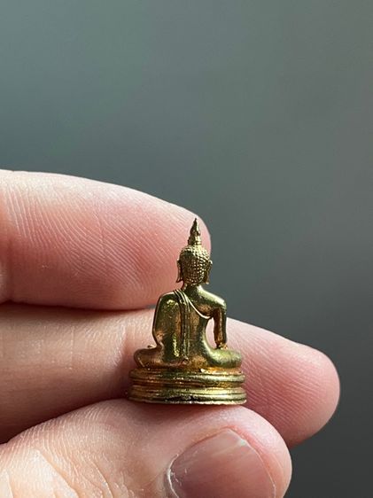 พระพุทธมหาสุวรรณปฏิมากร พระสุโขทัยไตรมิตร สร้างปี 2552 รูปที่ 4