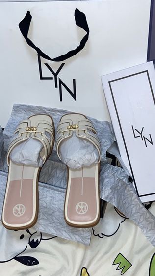 รองเท้าLYNของแท้ไม่เคยใส่