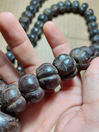 เครื่องรางประคำเม็ดมะยมเนื้อผงว่านยาหลวงปู่บุญวัดกลางบางแก้วมีฝังตะกรุดทุกเม็ด รูปที่ 8