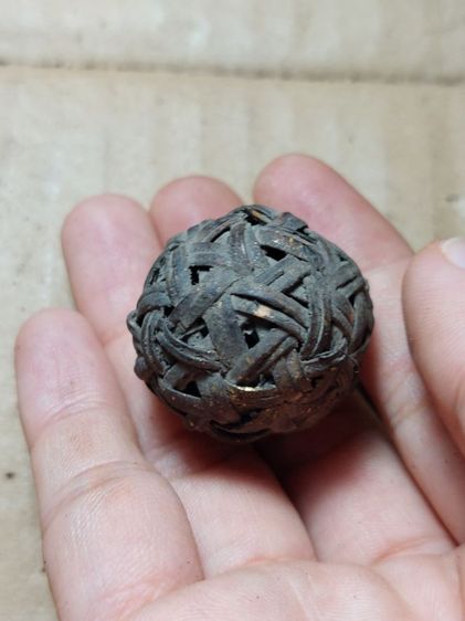 เครื่องรางตะกร้อหลวงปู่สุดวัดกาหลงเก่า รูปที่ 2