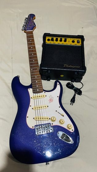 กีต้าไฟฟ้า พร้อมแอม 