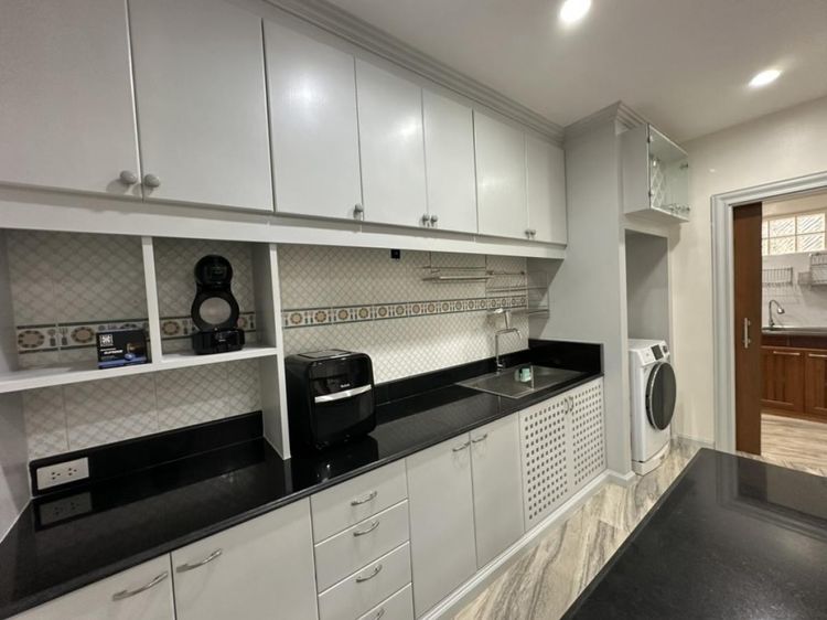 อื่นๆ ตกแต่งครบ 2025 ให้เช่าบ้านหลังมุม รีโนเวทใหม่ 82 ตร.วา ใกล้โรงเรียนนานาชาติ RIS และ Bromsgrove ภายในโครงการเพอร์เฟคเพลส รามคำแหง 164 พร้อมเข้าอยู่  รูปที่ 3