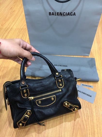 balenciaga แท้