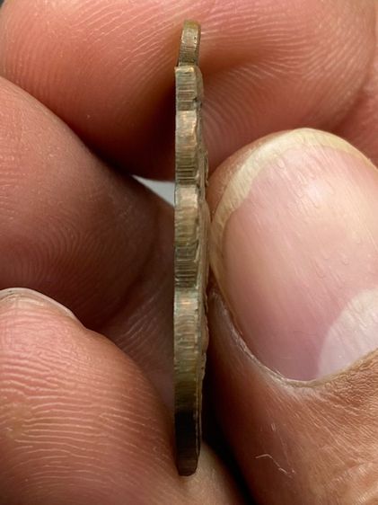 เหรียญหลวงพ่อในกุฎิ รูปที่ 3