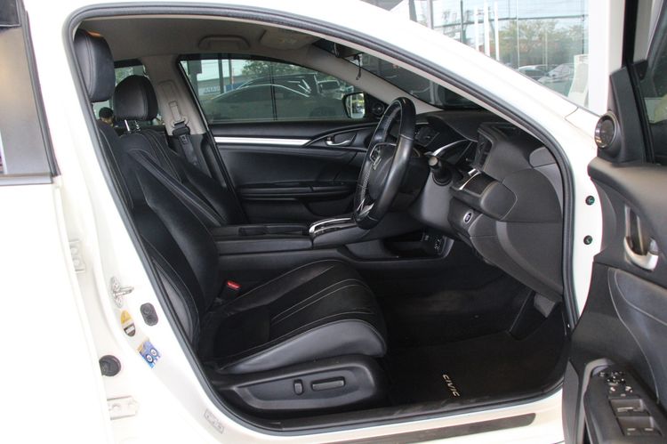Honda Civic 2016 1.8 EL i-VTEC Sedan เบนซิน ไม่ติดแก๊ส เกียร์อัตโนมัติ ขาว รูปที่ 3