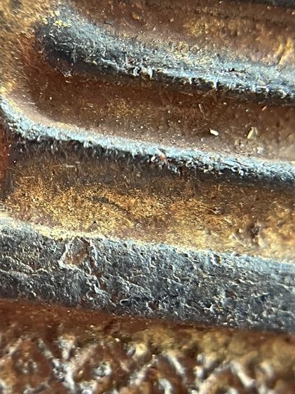 (ขายแล้ว)พระสมเด็จวัดระฆังพิมพ์ใหญ่มีหน้ามีตาหลังพระสมเด็จพิมพ์แหวกม่านเนื้อผงใบลานมีเม็ดพระธาตุ รูปที่ 6