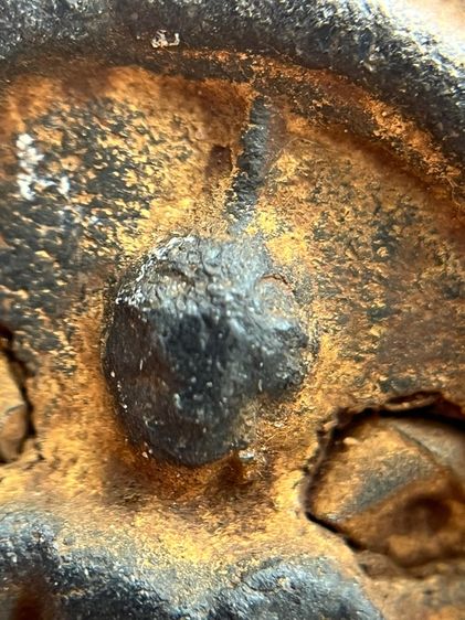 (ขายแล้ว)พระสมเด็จวัดระฆังพิมพ์ใหญ่มีหน้ามีตาหลังพระสมเด็จพิมพ์แหวกม่านเนื้อผงใบลานมีเม็ดพระธาตุ รูปที่ 15