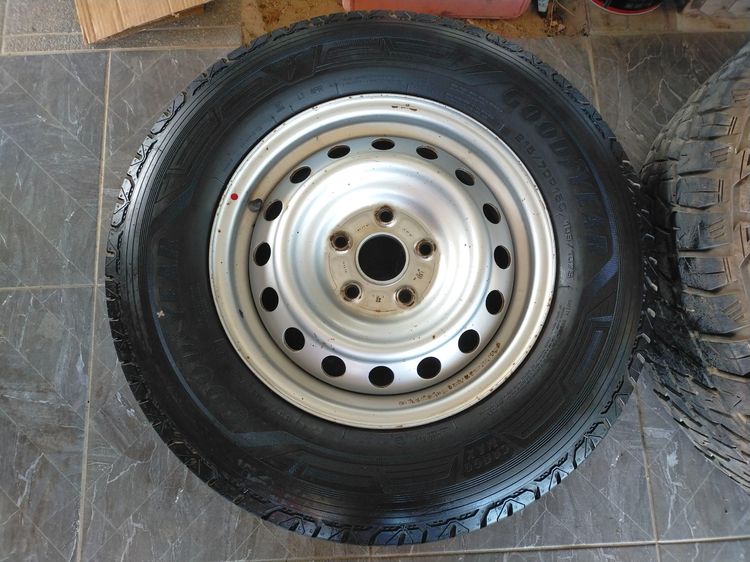 อื่นๆ 15" อื่นๆ ล้อกระทะโตโยต้า ขอบ15 พร้อมยางกู๊ดเยียร์ 215 70 15 ปี23 ใส่รีโว่ วีโก้ ตัวเตี้ย ยางสวย 1ล้อ900