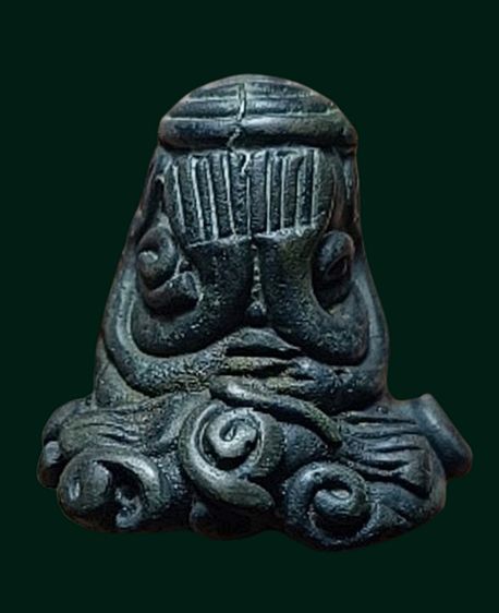 พระปิดตาเก่าเนื้อโลหะ