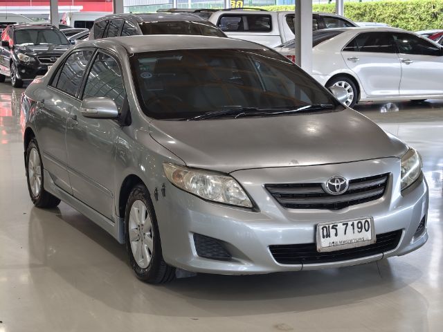 รถ Toyota Altis 1.6 E สี เทา
