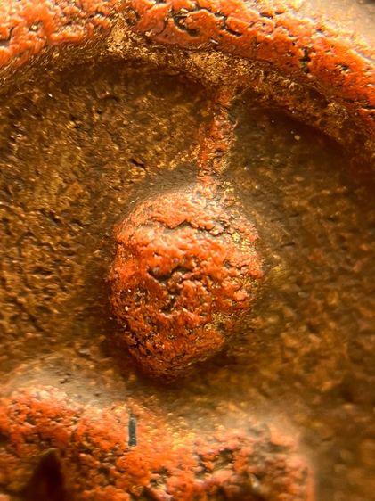 พระสมเด็จวัดระฆังพิมพ์มีหน้ามีตาหลังพิมพ์แหวกม่าน เนื้อสีแดง รูปที่ 5