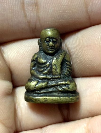 รูปหล่อหลวงพ่อเงินพิมพ์นิยม