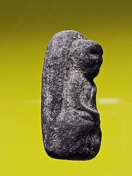 หลวงปู่ทวด เนื้อว่าน พิมพ์พระรอดหน้าใหญ่ รุ่นแรก ปี2497 สภาพสวยเดิม พระเก็บเก่าผิวจากบนหิ้งเก่าเลยครับ รูปที่ 6