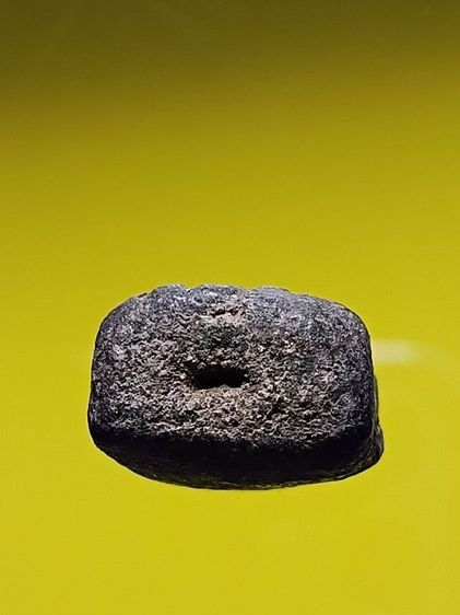 หลวงปู่ทวด เนื้อว่าน พิมพ์พระรอดหน้าใหญ่ รุ่นแรก ปี2497 สภาพสวยเดิม พระเก็บเก่าผิวจากบนหิ้งเก่าเลยครับ รูปที่ 8