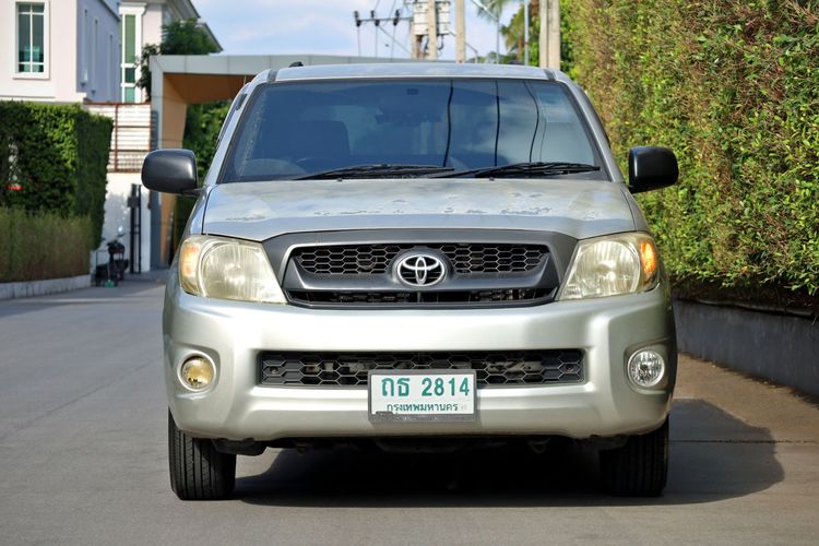 รถ Toyota Hilux Vigo 2.5 J สี เทา