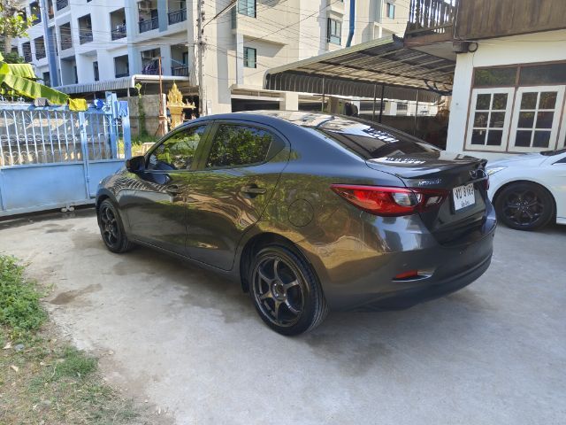 Mazda Mazda 2 2019 1.3 High Connect Sedan เบนซิน ไม่ติดแก๊ส เกียร์อัตโนมัติ น้ำตาล รูปที่ 3