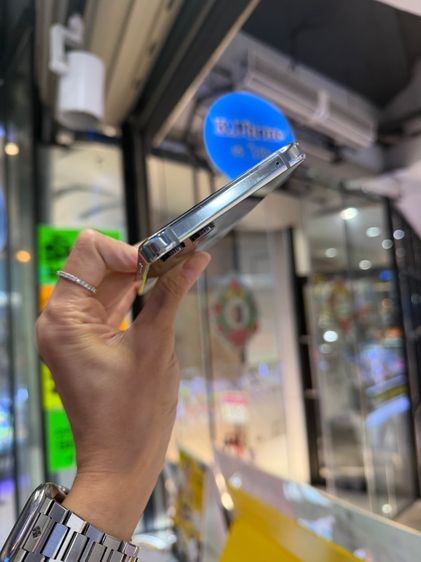 samsung z flip5 512GB สภาพดี มีประกันหลังการขาย รูปที่ 5