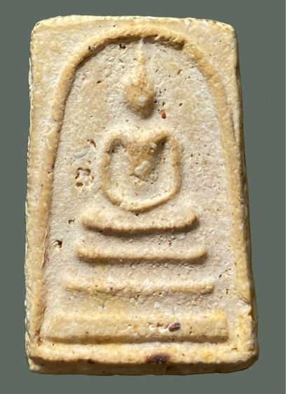 สมเด็จมวลสารก้อนแร่แดงสวย