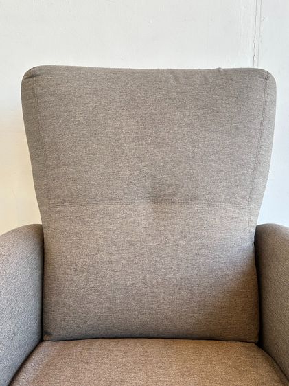 เก้าอี้อาร์มแชร์ เบาะผ้าสีเทา โครงไม้จริง ขาเหล็กทรงกลมโยกได้ หมุนได้ 360 องศา รูปที่ 11