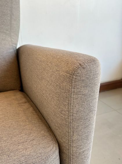 เก้าอี้อาร์มแชร์ เบาะผ้าสีเทา โครงไม้จริง ขาเหล็กทรงกลมโยกได้ หมุนได้ 360 องศา รูปที่ 12