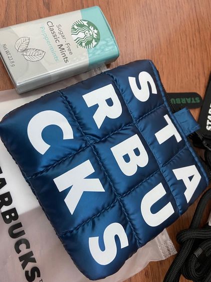 starbuck pouch bag ของแท้ metallic pouch set blue พร้อมลูกอมมินต์ ห้อยโทรศัพท์ ห้อยคอ รูปที่ 3