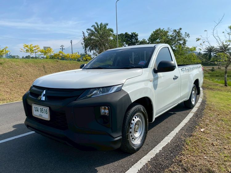 รถ Mitsubishi Triton 2.5 GL สี ขาว