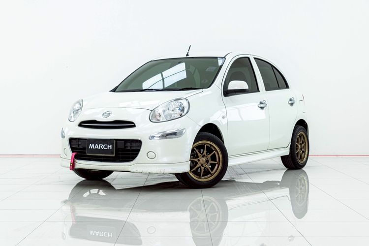 รถ Nissan March 1.2 E สี ขาว