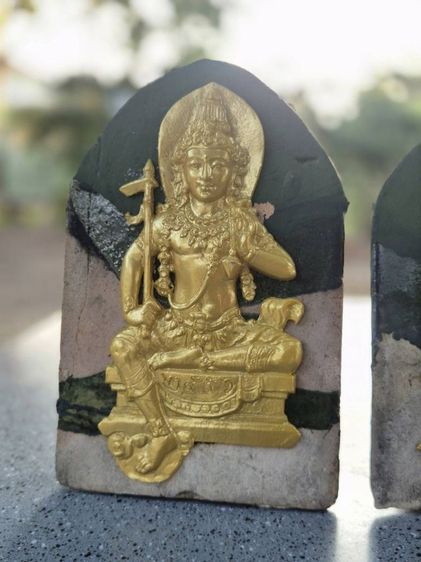 พระครูวิษณุกรรม เพาะช่าง
เนื้อกระเบื้องหลังคา 
หลังปั้มตรา รร.เพาะช่าง
ที่ระลึก100ปี เพาะช่าง
ปี2556

 รูปที่ 3