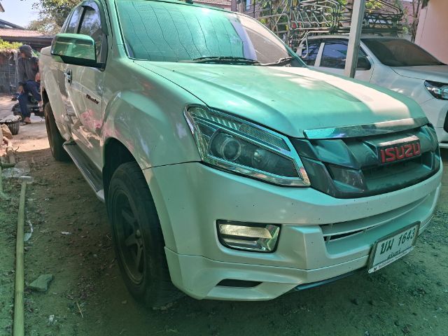 Isuzu D-MAX 2015 2.5 Hi-Lander Super Titanium Smart Pickup ดีเซล ไม่ติดแก๊ส เกียร์ธรรมดา ขาว รูปที่ 4