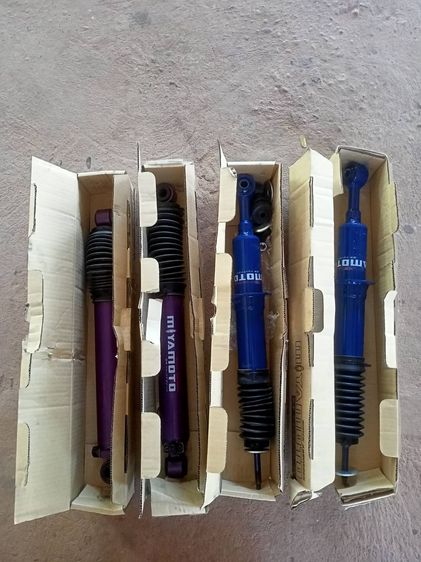 โช้คใส่รีโว่ตัวสูงสี่ต้นยี่ห้อมิยาโมโต้ปรับ 9 ระดับ