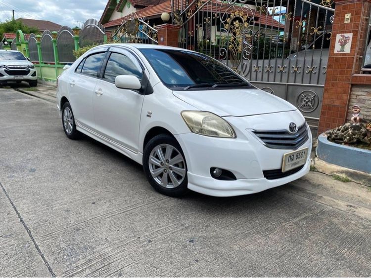 รถ Toyota Vios 1.5 J สี ขาว