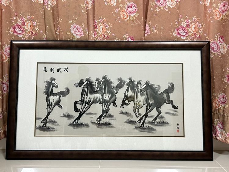 กรอบรูปปักลายม้า 8 ตัว รูปที่ 5