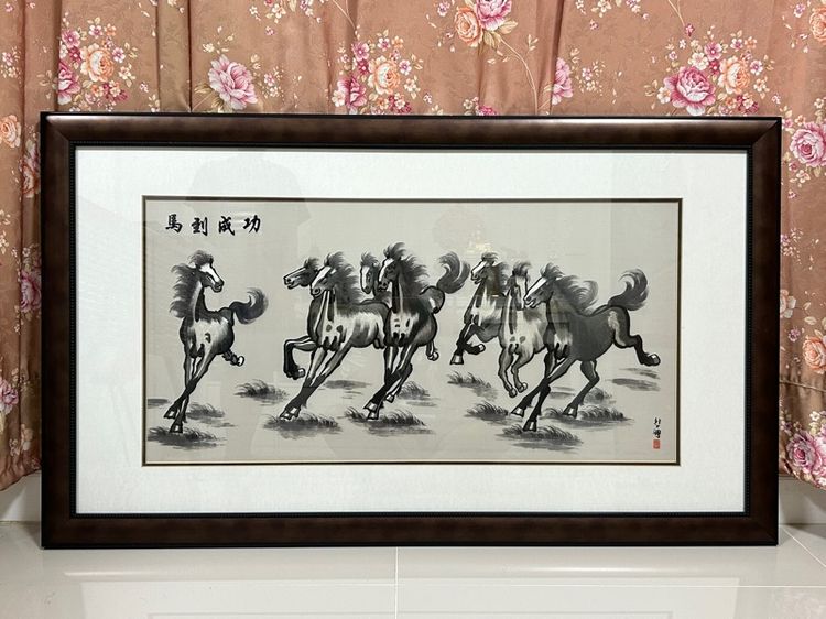 กรอบรูปปักลายม้า 8 ตัว รูปที่ 6