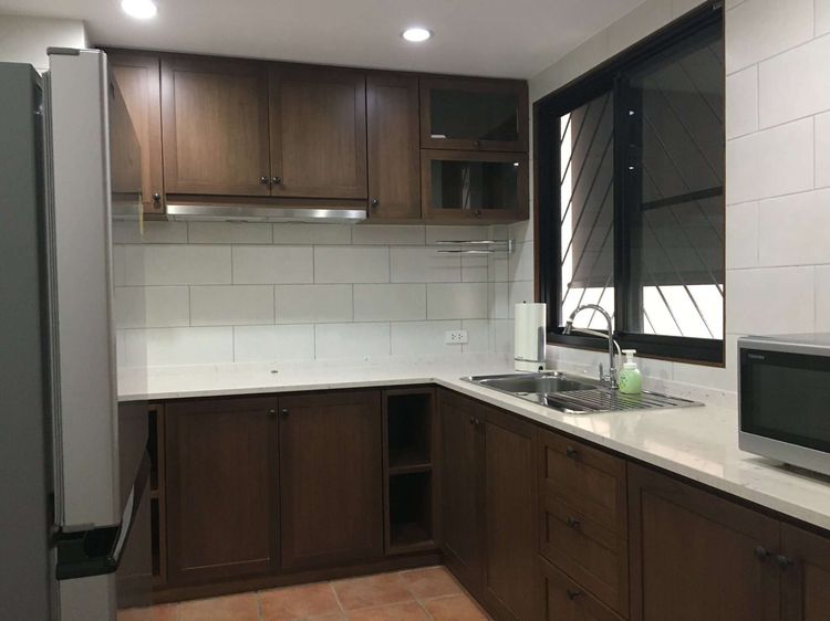 ให้เช่า ทาวน์เฮาส์ 3 ชั้น ใจกลางเมือง ทำเลดีมาก ใกล้ BTS พร้อมพงษ์ (Townhouse for Rent – Prime City Location near BTS Promprong) รูปที่ 4