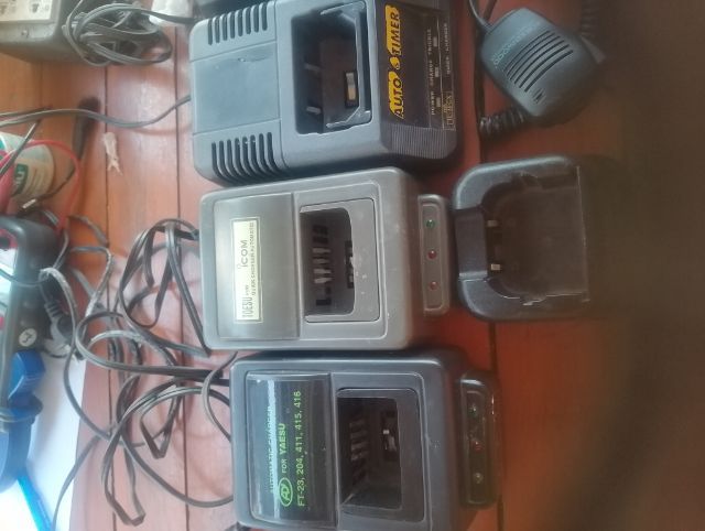 ที่ขาจร์วิทยุสื่อสาร รูปที่ 3