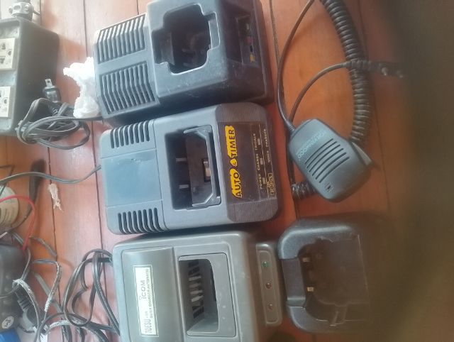 ที่ขาจร์วิทยุสื่อสาร รูปที่ 2