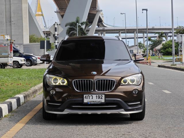 รถ BMW X1 2.0 sDrive18i xLine สี น้ำตาล