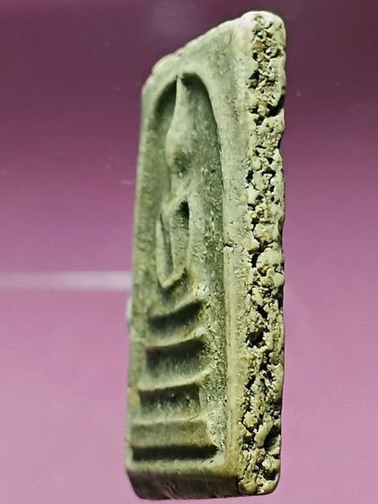 พระสมเด็จวัดระฆัง รุ่นแรก สภาพสวย พระเก็บบ้านเก่าพระวางหิ้ง ไม่ผ่านการใช้ สวยสมบูรณ์ไม่หักไม่ซ่อม น่าใช้มากครับ รูปที่ 4