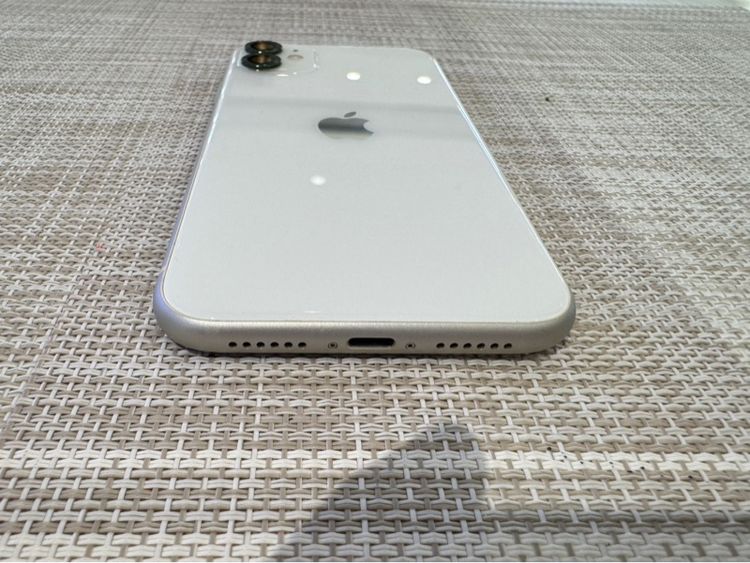 iPhone 11 สีขาว 128 เครื่องสวย รูปที่ 2