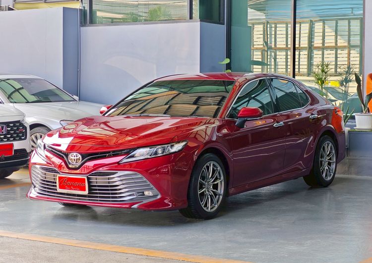 รถ Toyota Camry 2.4 G สี แดง
