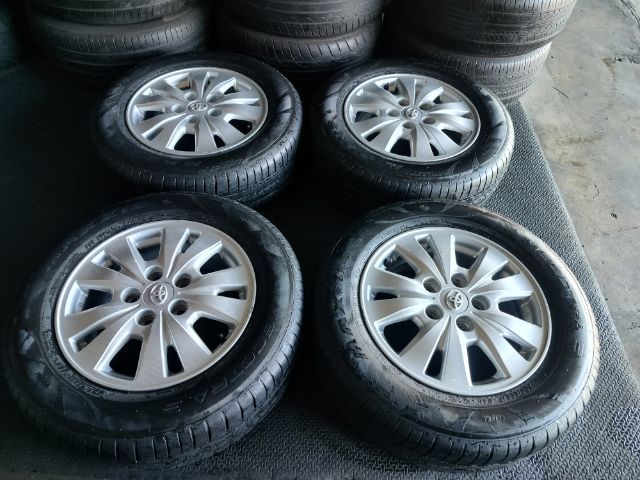 ล้อแม็กโตโยต้า วีโก้ อินโนว่า ขอบ15 พร้อมยาง