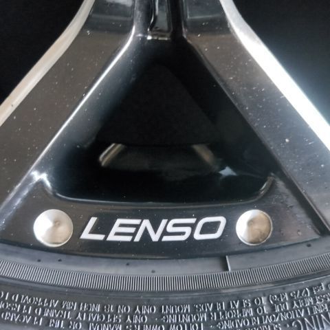 ล้อแม็ก lenso ลายดอกไม้ขอบ 18 พร้อมยาง at รูปที่ 9