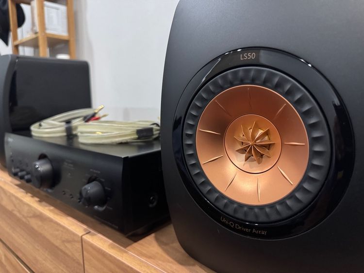 KEF LS50 รุ่นแรก ปล่อยยกเซ็ทพร้อม แอมป์ รูปที่ 2