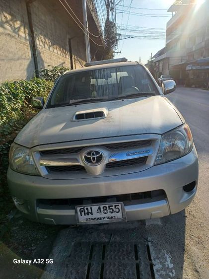 Toyota Hilux Vigo 2004 2.5 Double Cab E Prerunner Pickup ดีเซล เกียร์ธรรมดา บรอนซ์เงิน