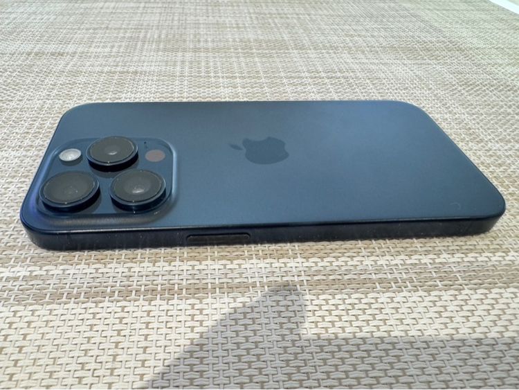 iPhone 15 Pro 128 มีรอยเคสกัดตามการใช้งาน รูปที่ 3